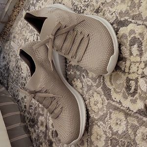 Sketchers memory foam sneakers size 8